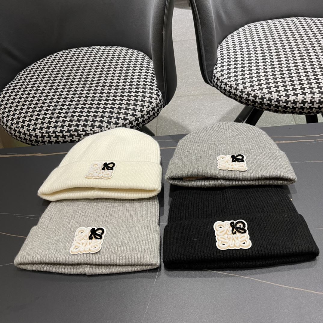 Loewe Caps